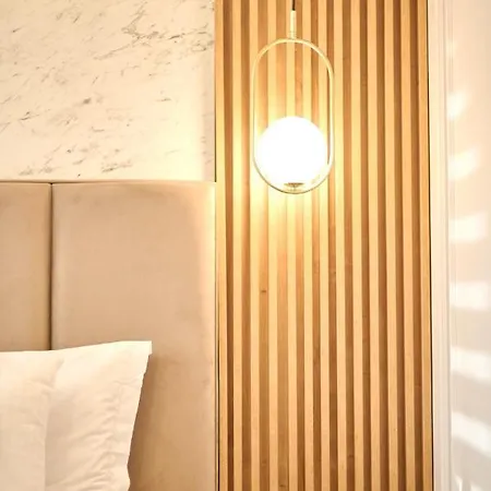 Eee Boutique * 콘스탄차